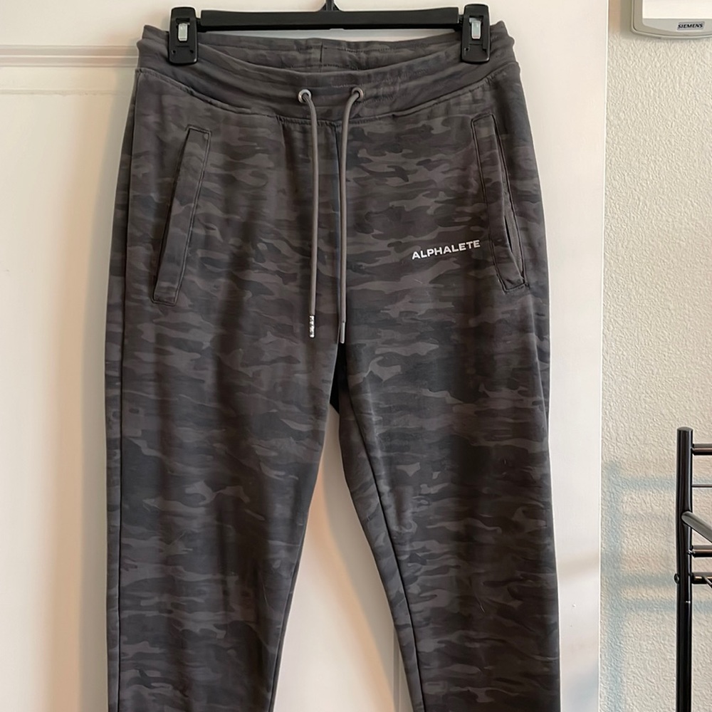 Alphalete Joggers